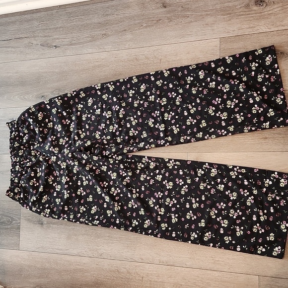 Divided H&M pants - Picture 1 of 5